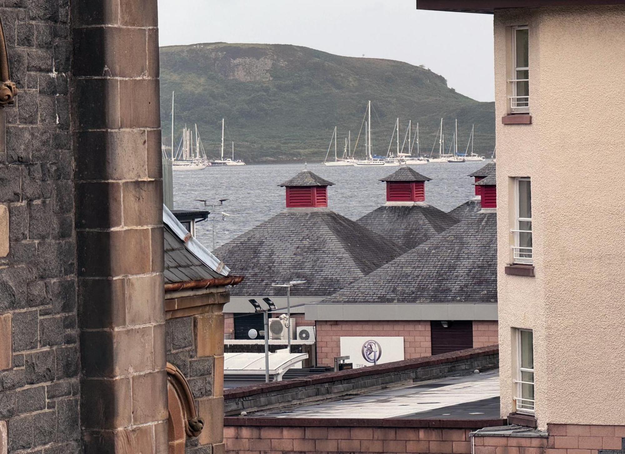 Heart Of Oban Apartment Екстериор снимка